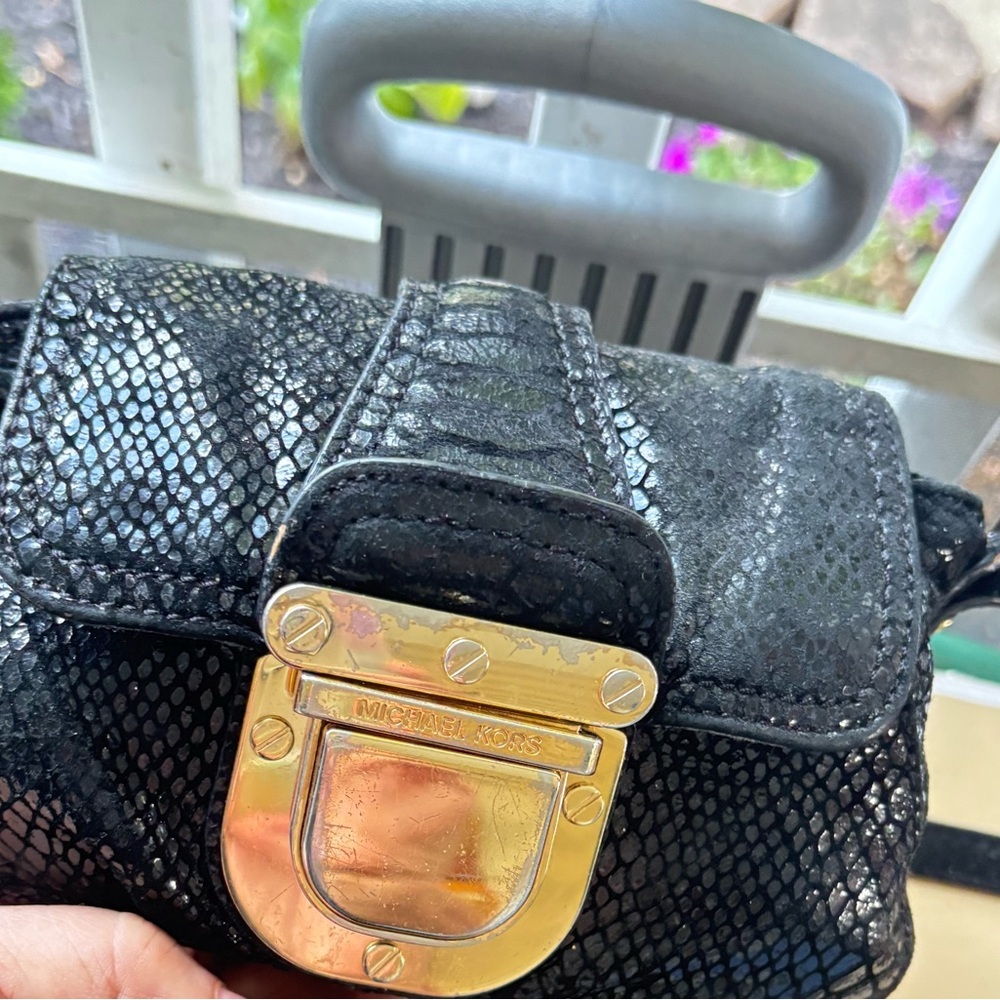 Michael Kors Charlton black patent leather crossbody handbag - Picture 4 of 12